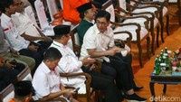 Namun sayang, Presiden terpilih Prabowo Subianto batal hadir ke acara tersebut.