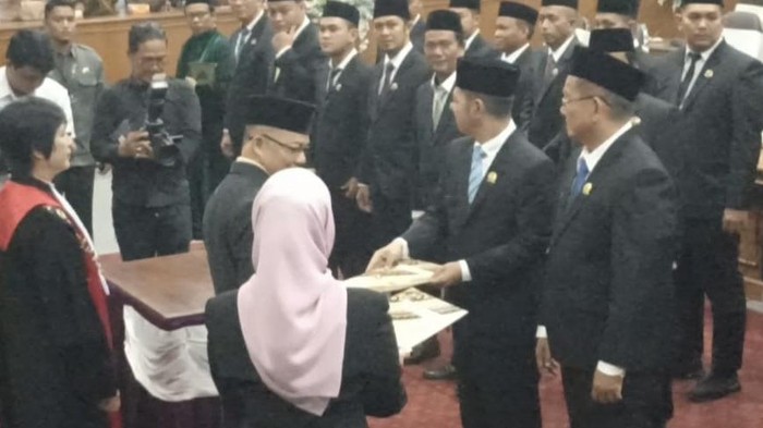 Pelantikan 35 anggota DPRD Bangka.