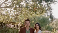 Pernikahan Charlie Puth dan Brooke Sansone digelar dengan beberapa rangkaian acara. Di sela-sela itu, mereka mengabadikan momen di salah satu taman di rumah orangtua Charlie.