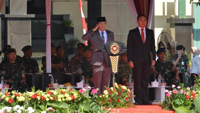 Penetapan Komcad Matra Darat Tahun Anggaran 2024 di Mako Divisi Infanteri 1/Kostrad, Cilodong, Depok, Jawa Barat. (dok Kemhan RI)