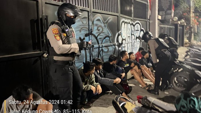 polres pelabuhan tanjung perak gagalkan balap liar