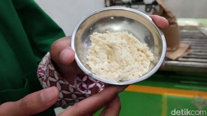 Susu ikan digadang masuk dalam program makan gratis pemerintah Prabowo-Gibran. Yuk lihat pabriknya di Indramayu.
