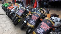 Aset-aset yang disita sebagai barang bukti tersebut dihadirkan dalam konferensi pers di Lapangan Bhayangkara, Jakarta Selatan, Kamis (18/9/2024).  