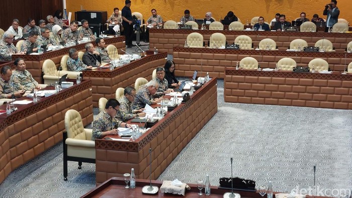 Rapat Menteri PUPR Basuki Hadimuljono dengan Komisi V DPR RI, Rabu (18/9/2024).