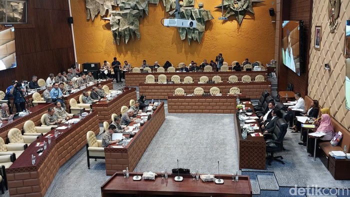 Rapat Menteri PUPR Basuki Hadimuljono dengan Komisi V DPR RI, Rabu (18/9/2024).