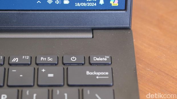 Review Asus Zenbook 14 OLED (UM3406)