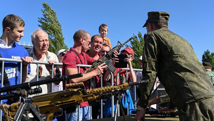 An FV103 Spartan armoured personnel carrier is on display at an exhibition of Ukrainian troops' weaponry and hardware, which according to organizers were captured by Russia's southern group of forces in the course of a military conflict with Ukraine, in Rostov-оn-Don, Russia September 14, 2024. REUTERS/Sergey Pivovarov