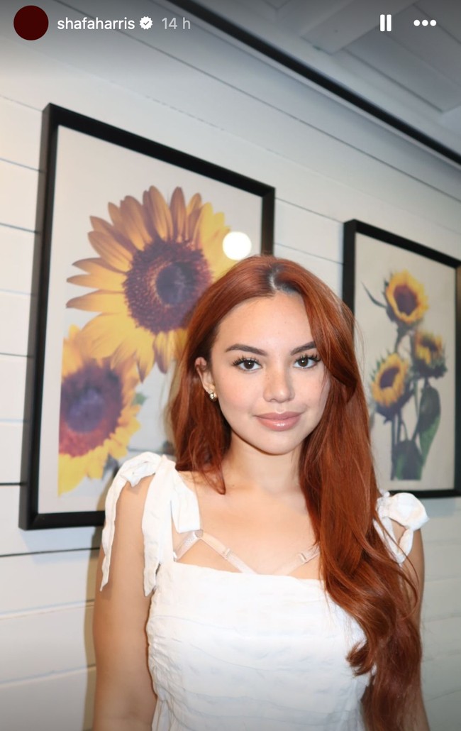 Penampilan terbaru Shafa Harris yang diunggahnya ke Instagram Story. Wanita 21 tahun itu tampil cantik dan mempesona. Foto: Instagram/@shafaharris