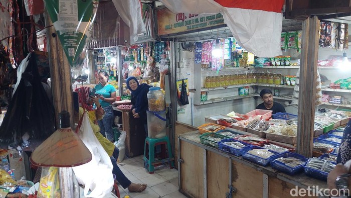 Suasana di Pasar Atas Cimahi