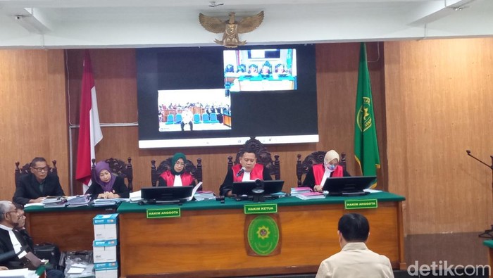Susno Duadji saat menjadi saksi ahli di sidang PK 6 terpidana kasus Vina Cirebon