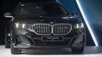 BMW Indonesia meluncurkan The New BMW i5 Electric Touring terbarunya, Jakarta, Rabu (18/9/2024).  