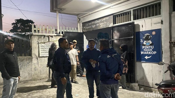 TKP penembakan pemilik warkop di Sukabumi