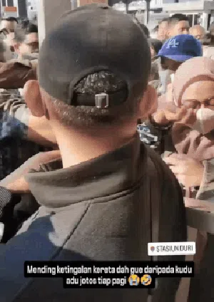 Viral Padatnya Stasiun Duri Picu Penumpang KRL Saling Teriak, KCI Minta Maaf