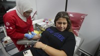 Dilansir BBC, Selasa (17/9/2024), ledakan ini terjadi di Beirut selatan. Selain sembilan orang tewas, ada hampir 3 ribu orang cedera akibat ledakan dari barang kecil pendahulu ponsel genggam itu.   