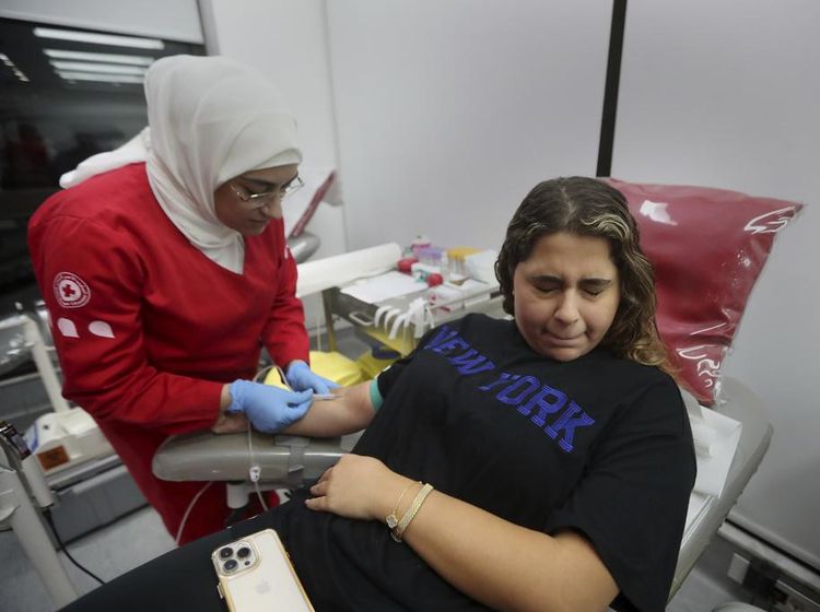 Warga Donorkan Darah untuk Korban Ledakan Pager di Lebanon