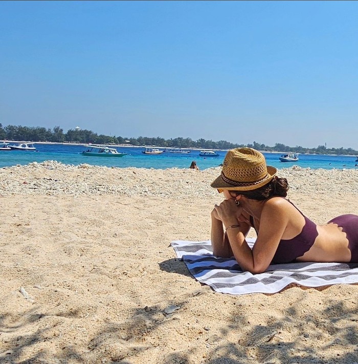 Wulan Guritno di Gili Meno