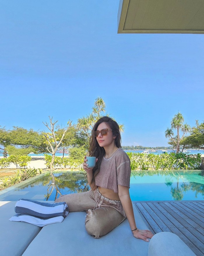 Wulan Guritno di Gili Meno Wulan Guritno di Gili Meno