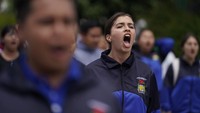 Namun, bukti baru yang terbuka mengungkap hal lain. Bukti baru tersebut, sebagaimana diberitakan Inquisitr, menunjukkan bahwa kebenaran yang terjadi jauh lebih mengganggu daripada yang diperkirakan siapa pun. Menurut laporan The Daily Beast, bukti baru itu menunjukkan bahwa polisi bersekongkol dengan kartel narkoba untuk membunuh para mahasiswa tersebut. Bukti baru itu adalah berupa pesan teks percakapan.