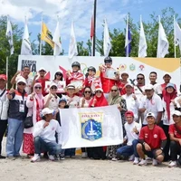 Irfan juga menggelar pengajian sebelum keberangkatan Aisha ke PON 2024. Pastinya jalur langit adalah yang utama, di pengajian kemarin, kita berdoa untuk kelancaran pertandingan Aisha di arena PON XXI 2024 dan alhamdulillah, another milestone unlocked, Aisha meraih medali emas kelas jumping beregu U-21. Selamat Aisha dan tim DKI Jakarta, tetap semangat untuk selalu memberikan yang terbaik, tulis Irfan. (Foto: Instagram/@irfanhakim75)