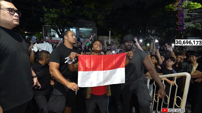 IShowSpeed telah menyelesaikan in real life (IRL) stream-nya di Jakarta. Menariknya, ternyata alat tempur yang digunakannya untuk melakukan live streaming bisa sampai puluhan juta.
