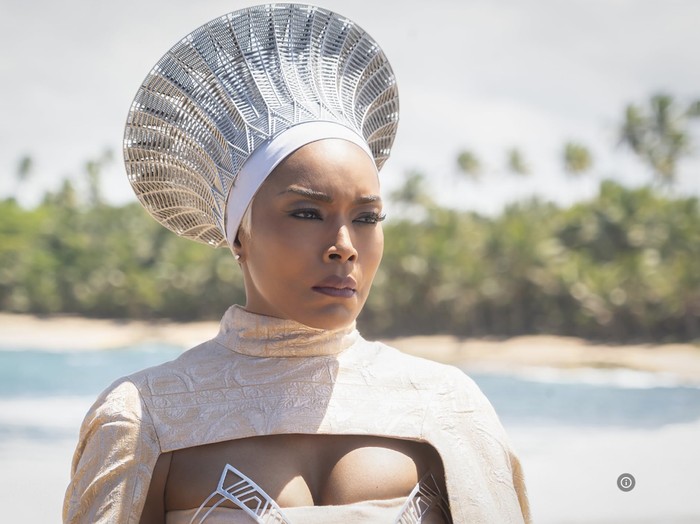 Angela Bassett Angela Bassett di Black Panther: Wakanda Forever.