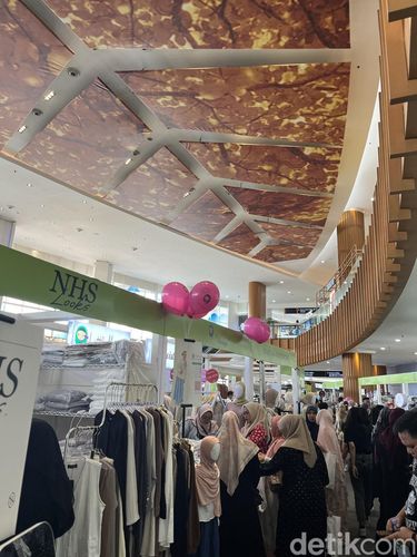 Bazar GlamLocal di Supermal Karawaci. Bazar GlamLocal di Supermal Karawaci.