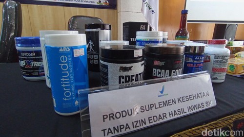 BBPOM Mataram memperlihatkan produk suplemen keshetan ilegal hasl penindakan, Kamis (19/9/2024).