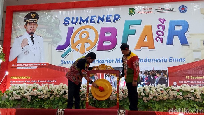 Bupati Fauzi saat membuka Job Fair di Sumenep.
