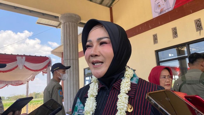 Bupati Klaten Sri Mulyani di Sambang Warga Desa Majegang, Kecamatan Tulung, Kabupaten Klaten, Kamis (19/9/2024).