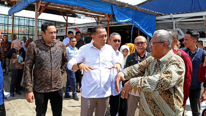 DPRD Surabaya