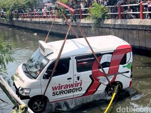 Fakta Ngenes Sopir Wira Wiri Suroboyo Banting Setir Berujung Nyemplung Sungai