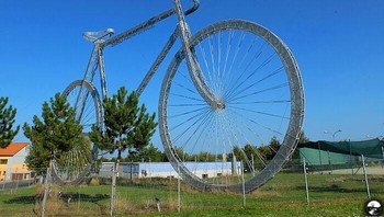 Sepeda Raksasa, Republik Ceko Foto: Boredpanda