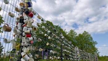 Pagar Cangkir di Lithuania Foto: Boredpanda