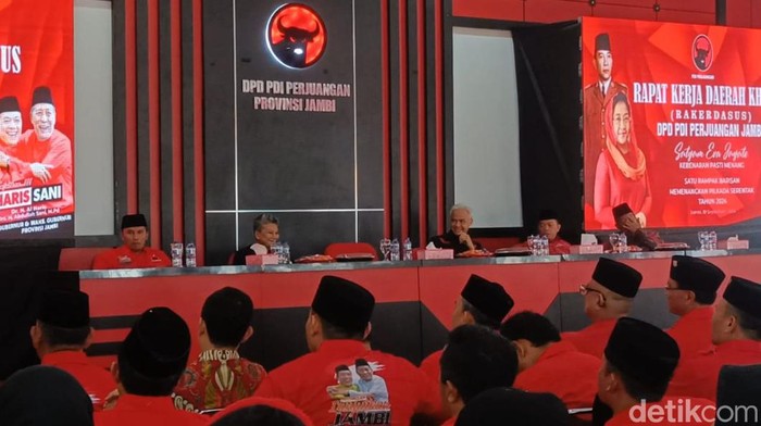 Ganjar Pranowo saat Rakerdasus PDIP di Jambi