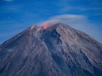 Gunung Semeru Alami 85 Kali Gempa Letusan