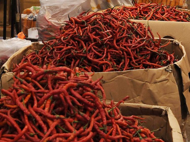 Harga Cabai Merah Keriting di Pasar Kramat Jati Turun