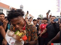 Heboh! IShowSpeed Dapat Hadiah Nasi Padang dari Penggemarnya