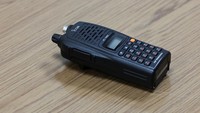 Kementerian Komunikasi Lebanon dalam pernyataannya, seperti dilansir CNN, menyebut perangkat walkie-talkie model IC-V82 yang meledak secara serentak pada Rabu (19/9) tidak dipasok oleh agen yang diakui, tidak memiliki izin resmi dan belum diperiksa oleh dinas keamanan negara tersebut.  
