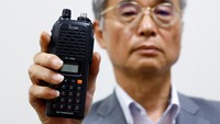 Hasil penyelidikan awal perusahaan itu, seperti dilansir AFP, Kamis (19/9/2024), menunjukkan walkie-talkie yang meledak di berbagai wilayah Lebanon itu sudah tidak diproduksi lagi oleh ICOM sejak 10 tahun lalu.  