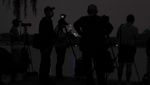 Kala Fotografer China Berburu Momen Supermoon