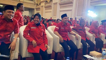 Eri Tampak Mesra dengan Risma Saat Hadiri Rakercabsus PDIP di Surabaya