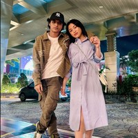 Merasa difitnah, Lolly pun sampai melontarkan kata-kata kasar untuk ibunya di akun Instagram miliknya. Dalam video yang diunggah terlihat Lolly yang marah-marah karena merasa difitnah hamil dan pernah melakukan aborsi. Foto: TikTok/@l_1auraa