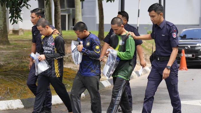 Pihak berwenang Malaysia membekukan 96 akun bank milik asosiasi yang dituduh mengelola panti asuhan. Di mana ratusan anak diduga mengalami pelecehan seksual.