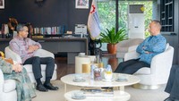 Selain melaporkan tugas barunya sebagai ketua umum Kadin Indonesia, Anindya juga menyampaikan beberapa program terkait perekonomian khususnya perindustrian.  