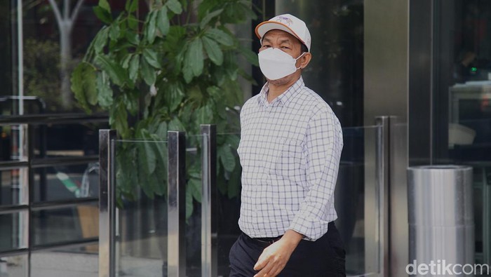 Momen Ketua DPRD Maluku Utara Diperiksa KPK Ketua DPRD Maluku Utara, Kuntu Daud diperiksa KPK. Ia dimintai keterangan untuk tersangka eks Gubernur Maluku Utara Abdul Gani Kasuba.
