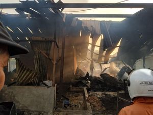 Pedagang Sebut Pasar Sepanjang Terbakar karena Korsleting di Lapak Selep