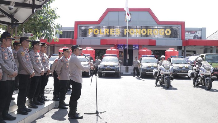 Pengiriman air bersih dan tandon untuk warga Ponorogo yang terdampak kekeringan
