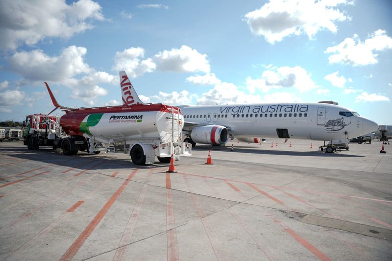 Penyaluran Sustainable Aviation Fuel (SAF) ke Virgin Australia Airlines saat di Bandara Ngurah Rai Bali, Rabu (18/9/2024)