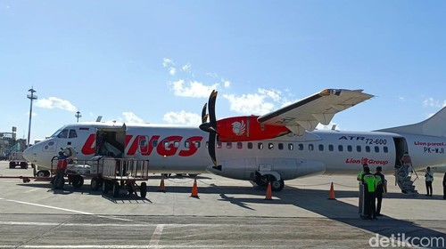 Pesawat Wings Air saat di Bandara El Tari Kupang, beberapa waktu lalu.
