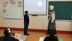 Potret Semangat Belajar Anak Palestina Meski Kehilangan Kedua Lengan